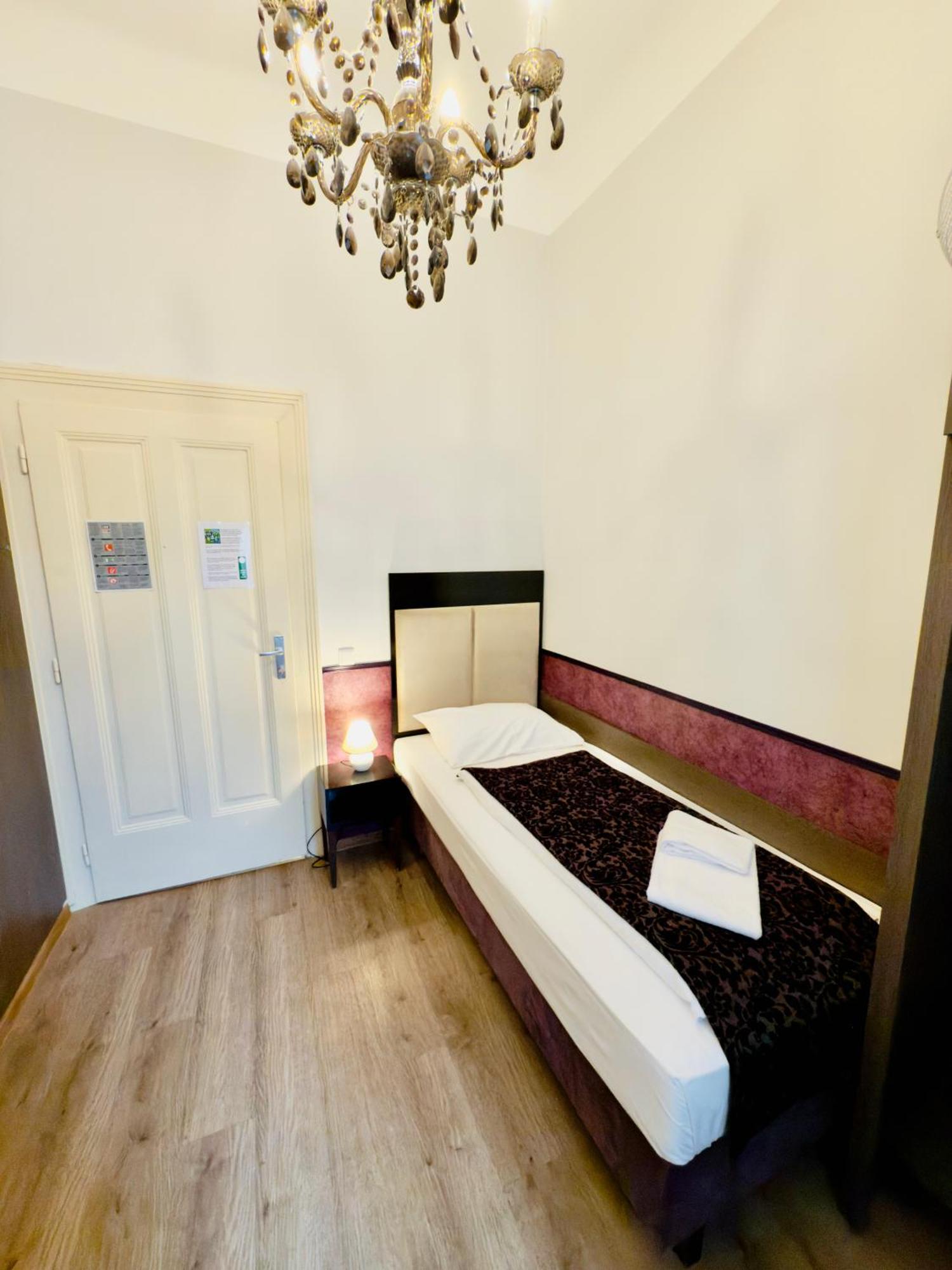 Standard Single Room,1656195880:JPEG